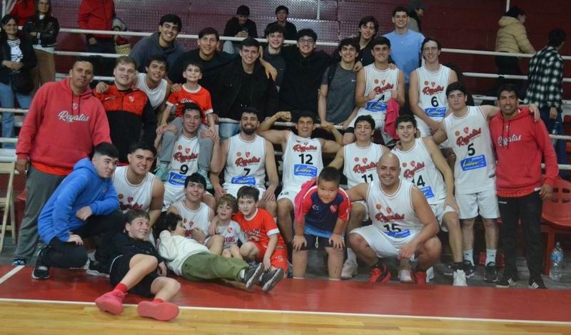 Regatas venció a Don Bosco y sigue creciendo