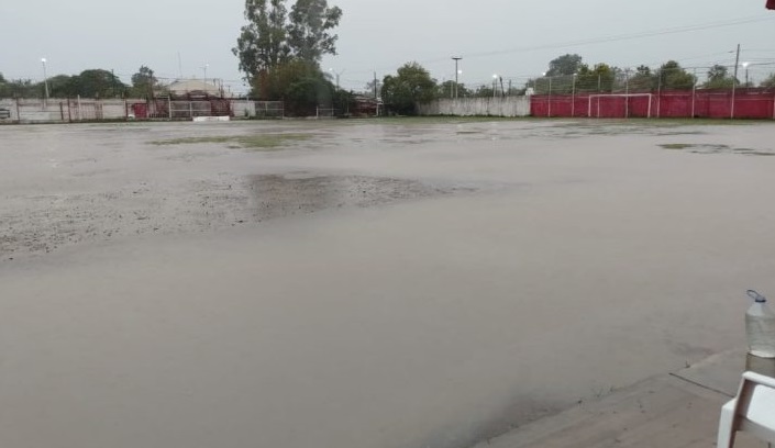La lluvia dejó sin fútbol al sábado