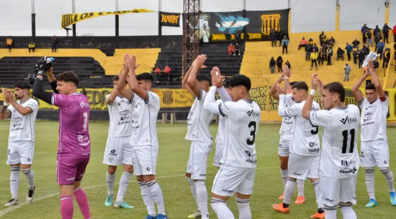 For Ever, con árbitros confirmados para recibir el domingo a Almirante Brown