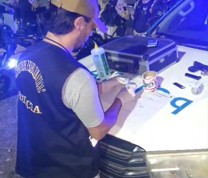 Secuestraron una pistola y drogas durante un control en un boliche de Resistencia