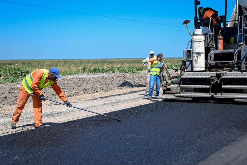 Milei resolvió por decreto la licitación de la ruta 13 hasta Villa Ángela