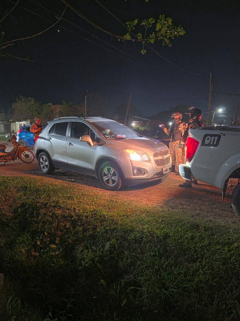 Resistencia: demoraron a una pareja tras arrojar cocaína desde una camioneta