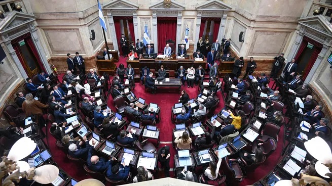 Nuevo aumento para senadores: cobrarán más de $13 millones desde enero de 2027