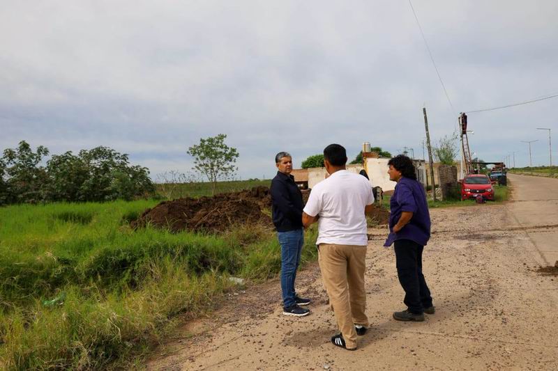 Con recursos y personal propio, el Municipio refuerza la defensa hídrica en Chacra 287