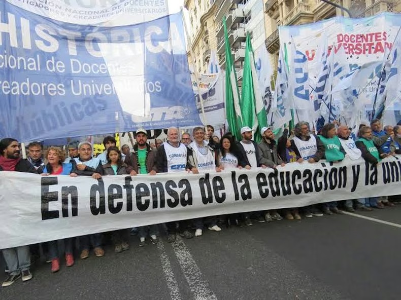 Financiamiento universitario: aplican multas de $100.000 por día al Gobierno por incumplir la ley