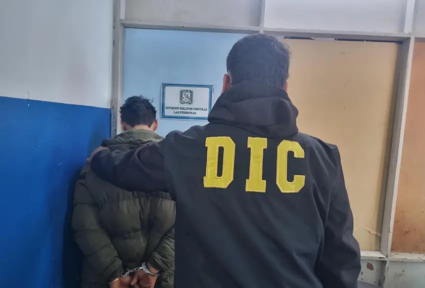 Detuvieron a un hombre por abusar de su hijastra de 16 años y a la madre por encubrimiento