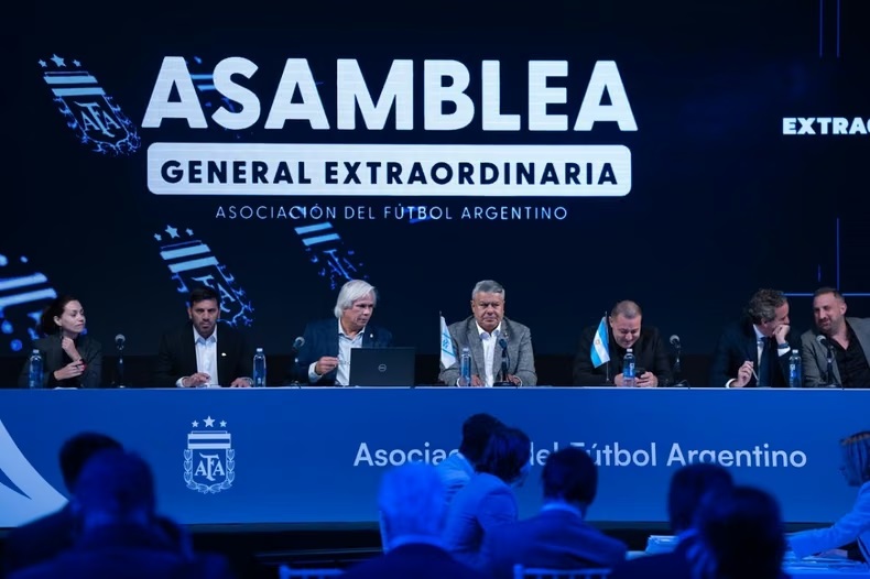 Todos contra todos, doble clásico y 30 fechas a lo largo del año: así será el nuevo torneo del fútbol argentino