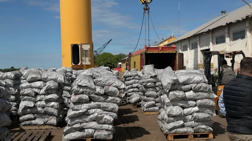 El puerto de Barranqueras realizó una nueva exportación de carbón vegetal a Estados Unidos