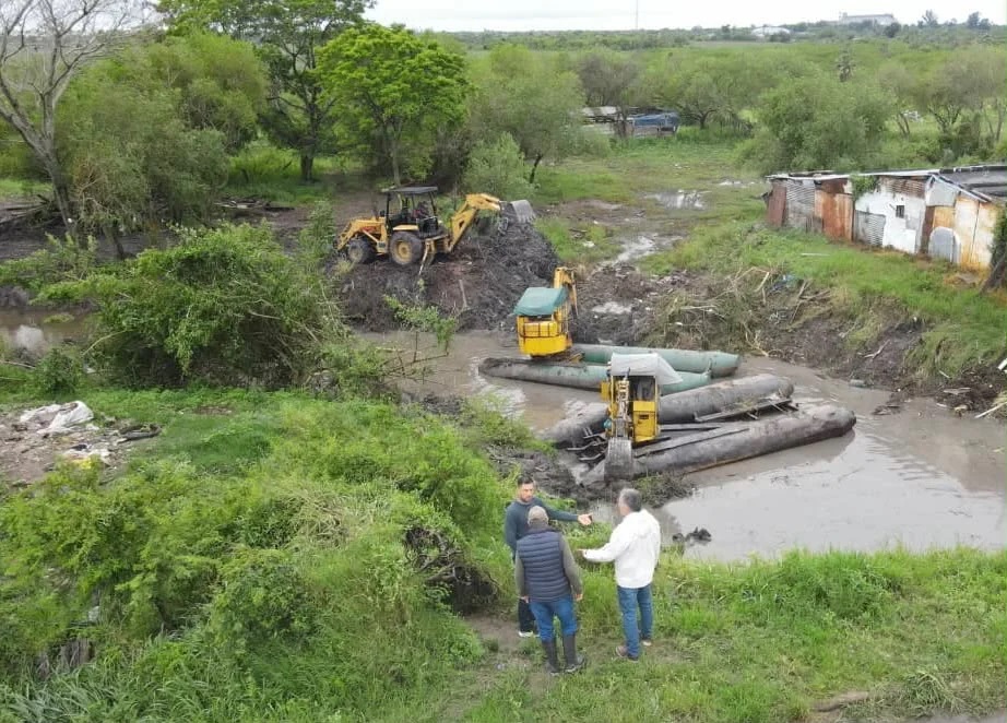 Finalizó la limpieza del riacho Arazá para mejorar el drenaje pluvial