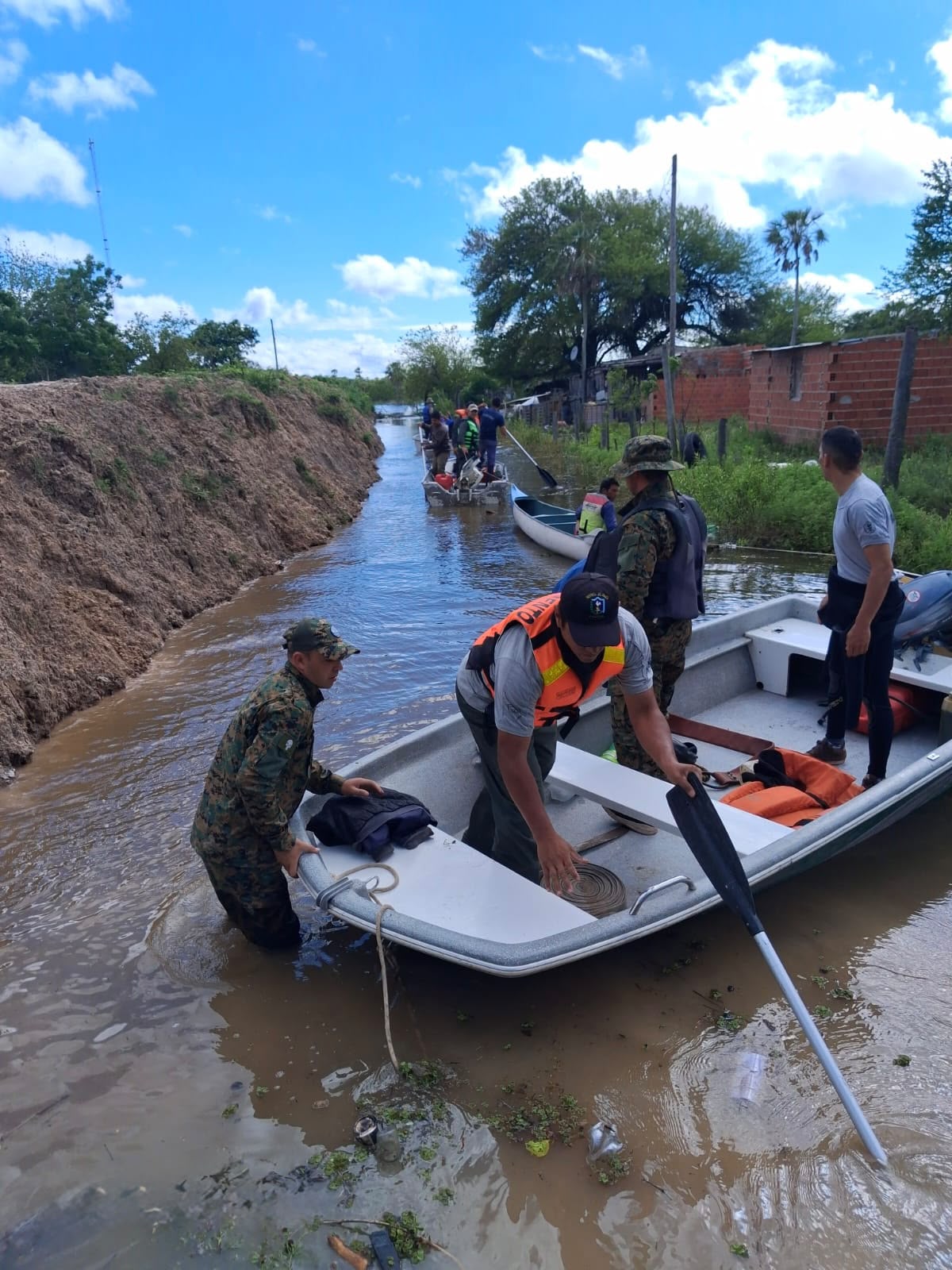 PUERTO VILELAS: EL COMITÉ PROVINCIAL DE EMERGENCIA REFUERZA ASISTENCIA A FAMILIAS AFECTADAS POR INUNDACIONES