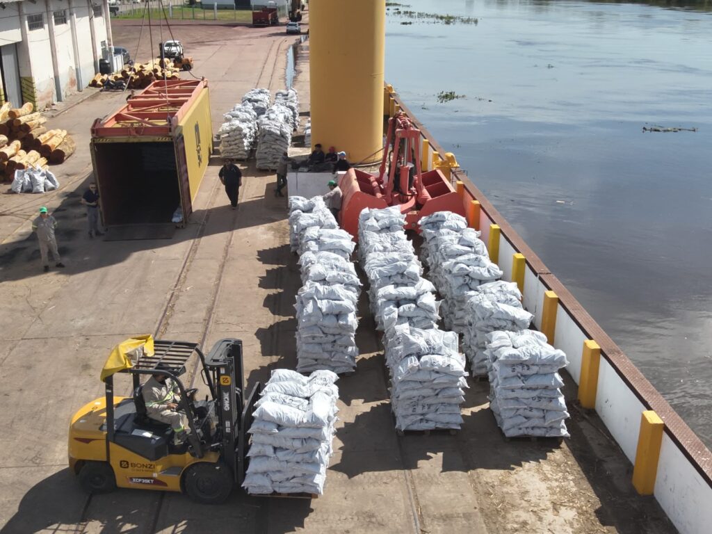 El Puerto de Barranqueras consolida una nueva exportación de carbón formoseño a Australia