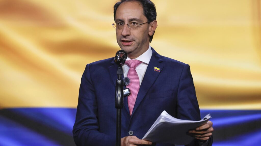Restrepo presentó un plan para evitar la recesión en Colombia: «El Estado se aprieta el cinturón»