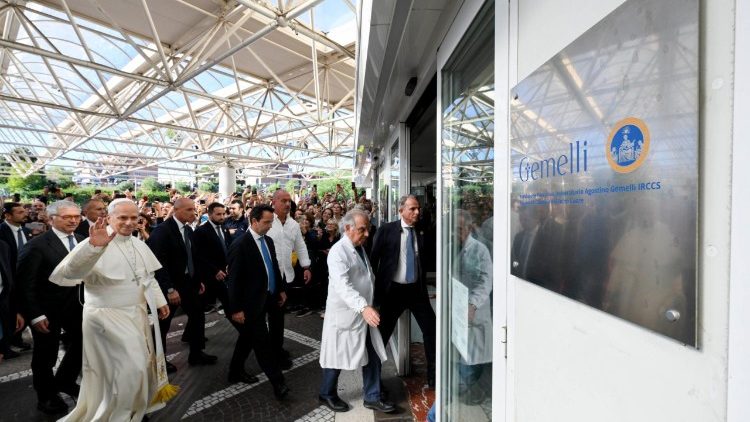 El papa León XIV ingresó al hospital Gemelli para ser operado de un nódulo en el pulmón