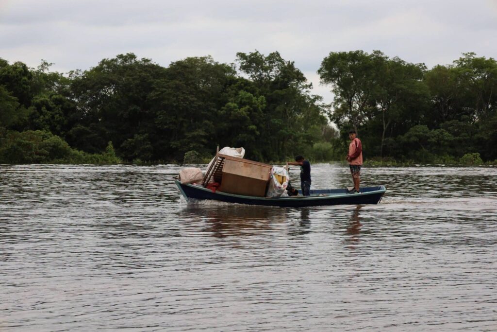 Puerto Vilelas: el Paraná alcanzó los 7,27 metros y la emergencia hídrica afecta a más de 1.900 personas