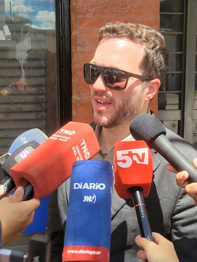 La defensa de Kumiega dijo que desconocía los motivos de la detención y reveló qué secuestraron durante el allanamiento